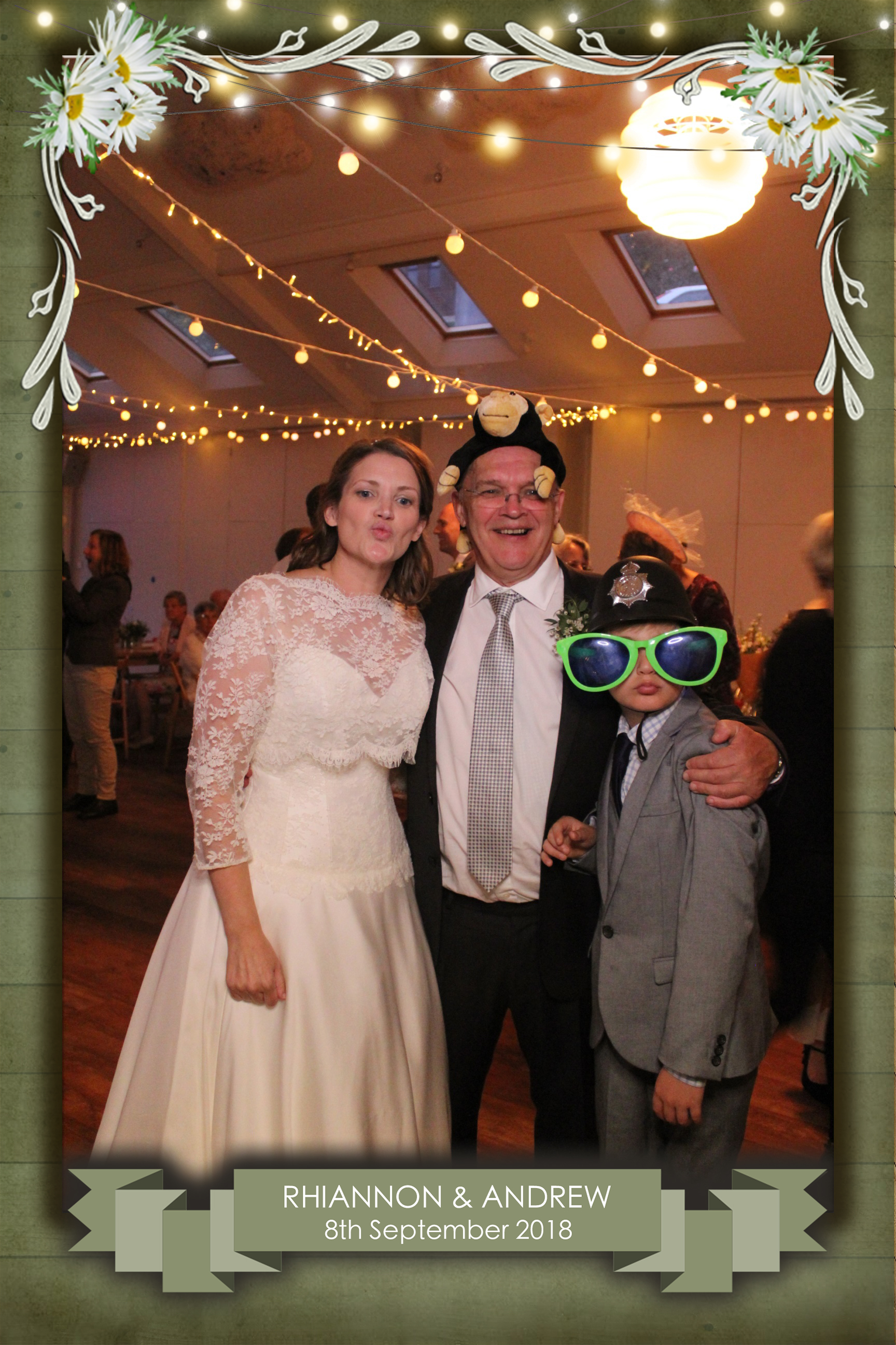 Rhiannon & Andrew's Wedding | View more photos from the event at images.mobile-photo-booth.com/u/MobilePhotoBoothUK/Rhiannon-Andrews-Wedding